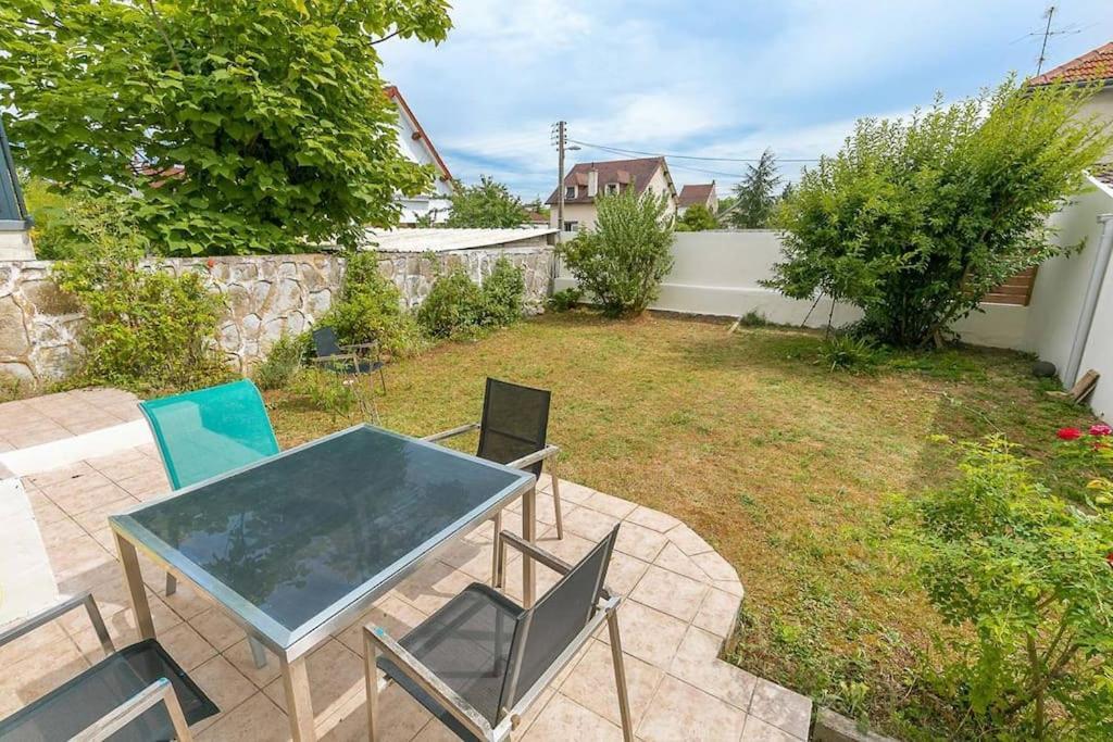 Le Montrachet Villa Dijon Bagian luar foto