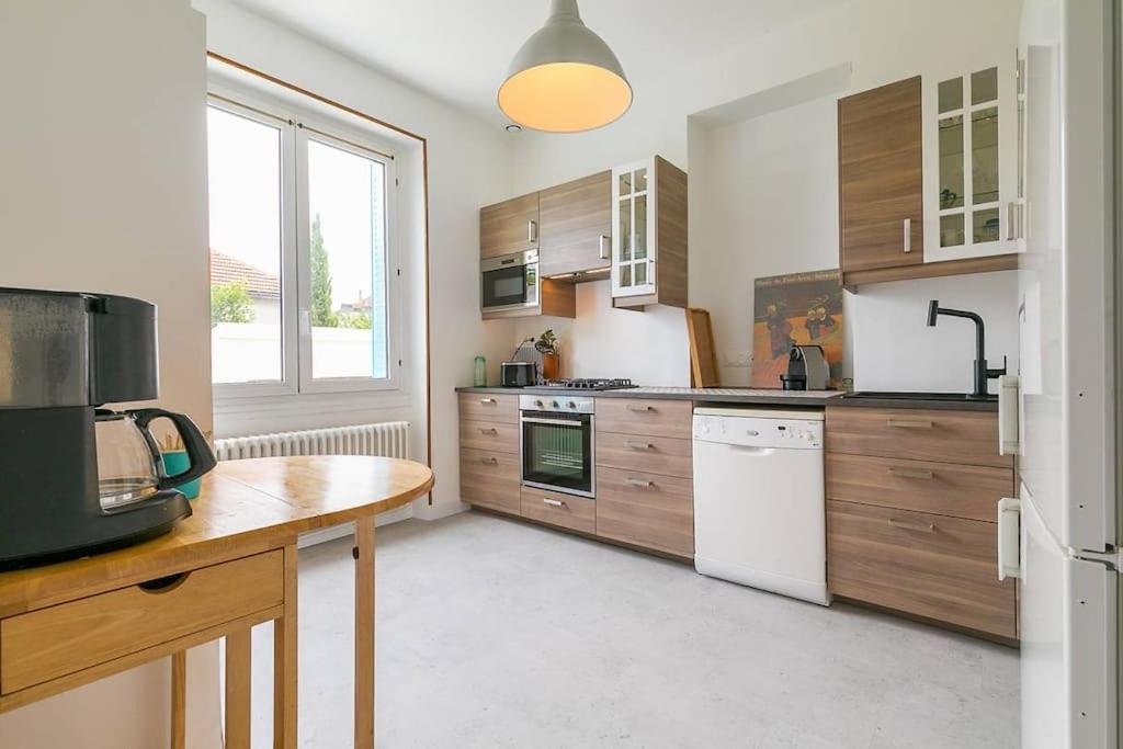 Le Montrachet Villa Dijon Bagian luar foto